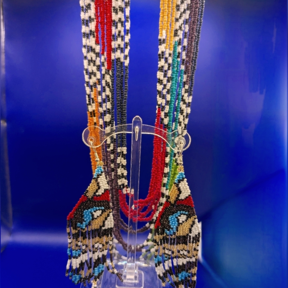A487 Eye-catching Seed Bead Necklace & Coordinating Pierced Earrings